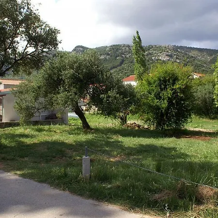 Apartment 4577b